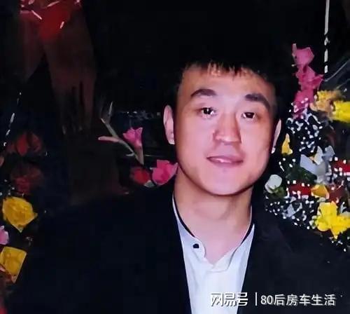 ！他的老婆竟是这位神秘女性！尊龙AG网站何冰27年零绯闻
