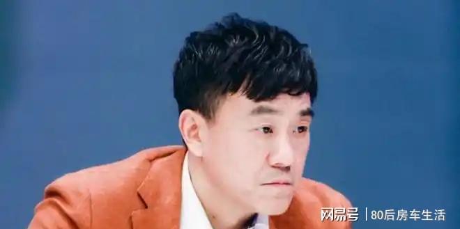 ！他的老婆竟是这位神秘女性！尊龙AG网站何冰27年零绯闻(图10)